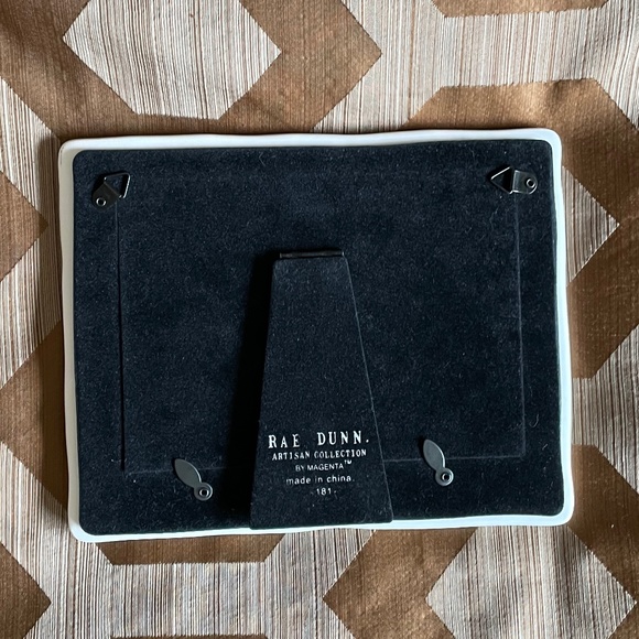 Rae Dunn MARBLED Photo Frame - Picture 3 of 4